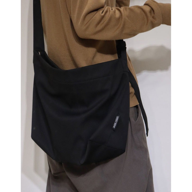 Mini Sac Bandoulière Nylon – L’Essentiel avec Style