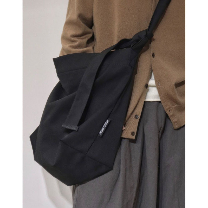 Mini Sac Bandoulière Nylon – L’Essentiel avec Style