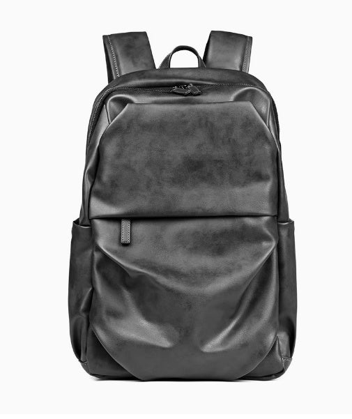 Sac à Dos Gris Mat pour Homme – Un Design Moderne et Pratique
Un accessoire raffiné pour les professionnels et les aventuriers urbains
