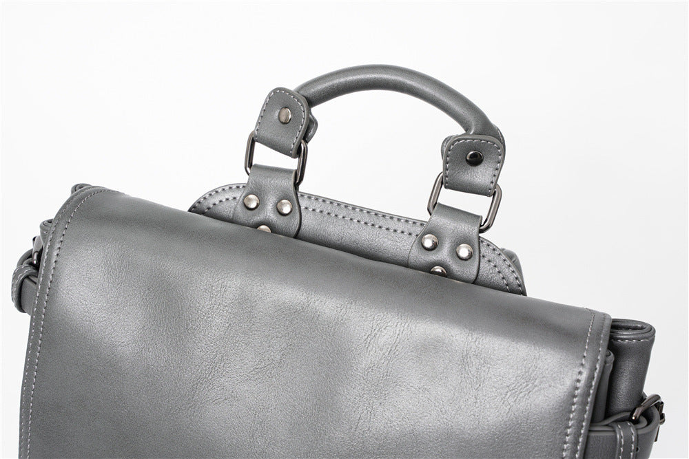 Sac à Dos Haut de Gamme en Cuir – Design Moderne & Fonctionnel
Un sac sophistiqué et spacieux pour un usage quotidien
Un équilibre parfait entre style et praticité