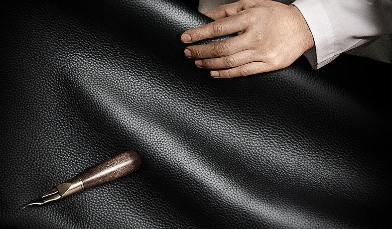Sac à Dos Business en Cuir Véritable – Performance & Style Professionnel
Un sac haut de gamme conçu pour les voyages d’affaires et le quotidien