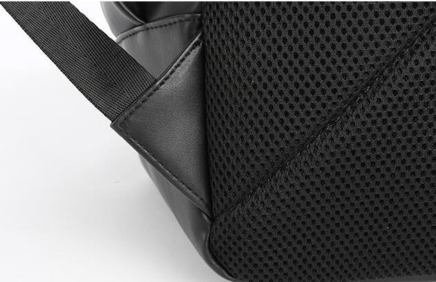 un sac à dos décontracté, conçu spécialement pour les hommes actifs à la recherche d’un accessoire robuste et stylé.