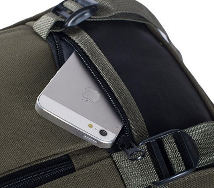 Sac à Dos en Toile – Élégance Minimaliste et Praticité Quotidienne
Un compagnon idéal pour les étudiants, les professionnels et les adeptes du style décontracté
Un design intemporel et une durabilité exceptionnelle
Découvrez ce sac à dos polyvalent, conçu pour allier confort, style et fonctionnalité. Fabriqué en toile résistante et durable, il offre une grande robustesse tout en restant léger et confortable à porter. Son design minimaliste en fait un accessoire parfait pour hommes et femmes, adapté