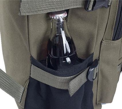 Sac à Dos en Toile – Élégance Minimaliste et Praticité Quotidienne
Un compagnon idéal pour les étudiants, les professionnels et les adeptes du style décontracté
Un design intemporel et une durabilité exceptionnelle
Découvrez ce sac à dos polyvalent, conçu pour allier confort, style et fonctionnalité. Fabriqué en toile résistante et durable, il offre une grande robustesse tout en restant léger et confortable à porter. Son design minimaliste en fait un accessoire parfait pour hommes et femmes, adapté