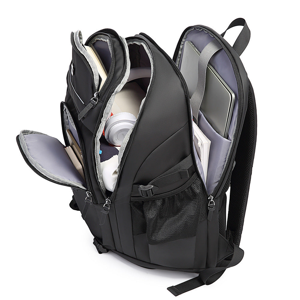 Sac à Dos Grand Format – Résistant, Fonctionnel & Moderne
Un sac conçu pour le quotidien, les voyages et les études
Un équilibre parfait entre durabilité et style
Découvrez ce sac à dos unisexe en tissu Oxford, conçu pour offrir un maximum de confort, de praticité et d’élégance. Sa grande capacité de 20 à 35 litres permet de transporter facilement un ordinateur portable, des livres, des vêtements ou des essentiels de voyage.