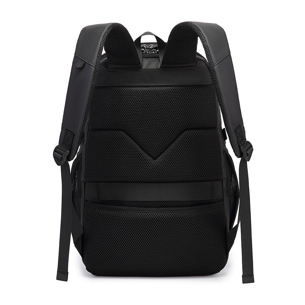Sac à Dos Grand Format – Résistant, Fonctionnel & Moderne
Un sac conçu pour le quotidien, les voyages et les études
Un équilibre parfait entre durabilité et style
Découvrez ce sac à dos unisexe en tissu Oxford, conçu pour offrir un maximum de confort, de praticité et d’élégance. Sa grande capacité de 20 à 35 litres permet de transporter facilement un ordinateur portable, des livres, des vêtements ou des essentiels de voyage.