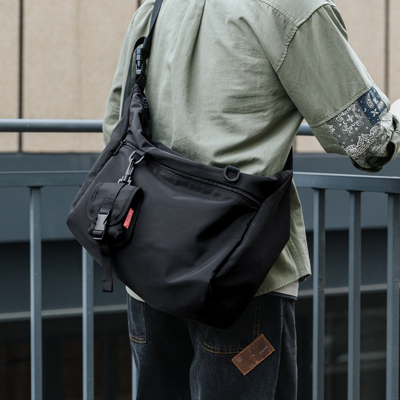 Sac Bandoulière Carré en Tissu Oxford