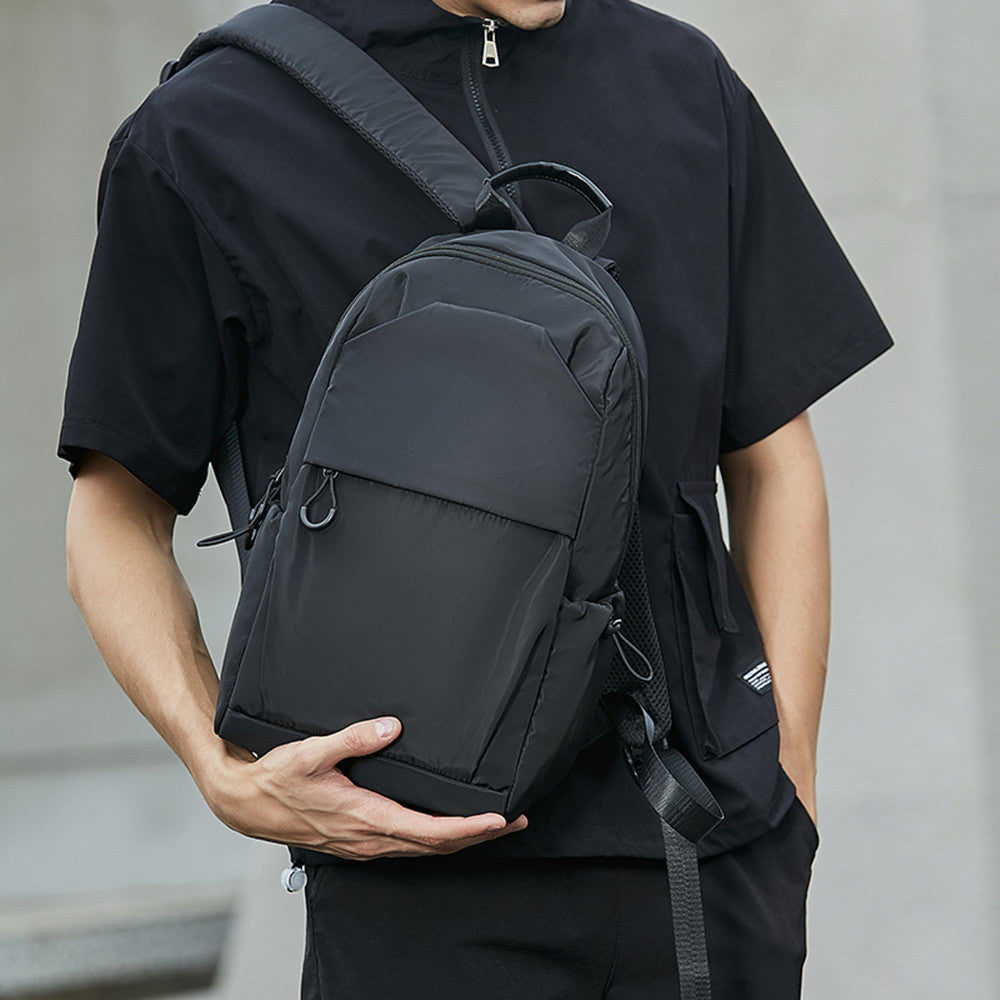 Sac à Dos Antivol en Tissu Oxford – Petit Format, Grande Performance
Un design raffiné et une protection optimale pour le quotidien
 Un sac compact et ultra fonctionnel
Optez pour ce sac à dos business unisexe, conçu pour ceux qui recherchent un accessoire pratique, léger et sécurisé. Avec sa capacité inférieure à 20 litres, il est idéal pour transporter vos essentiels sans encombrement, tout en offrant une protection avancée contre l’humidité, l’usure et le vol.